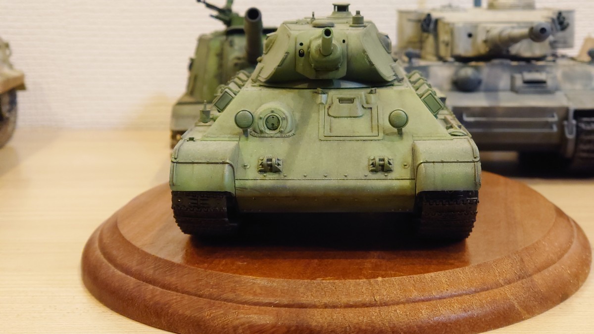 1/35 T-34 1940年型 ソ連中戦車 バルバロッサ作戦 完成品 ウェザリング済 ドラゴン _画像8