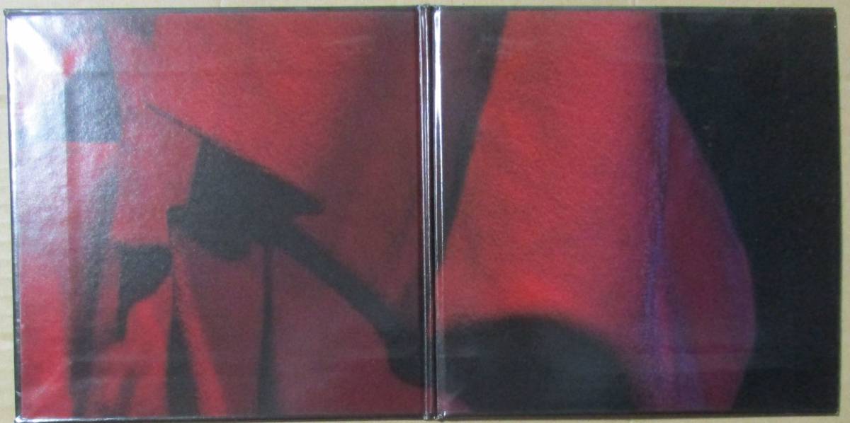 坂本龍一 / MUSIC FOR YOHJI YAMAMOTO COLLECTION 1995 (CD) _ケースの内側