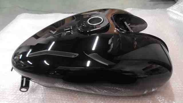 エリミネーター250V　VN250A-030xxx　の　タンク　少サラサラ音 *1708484456　中古