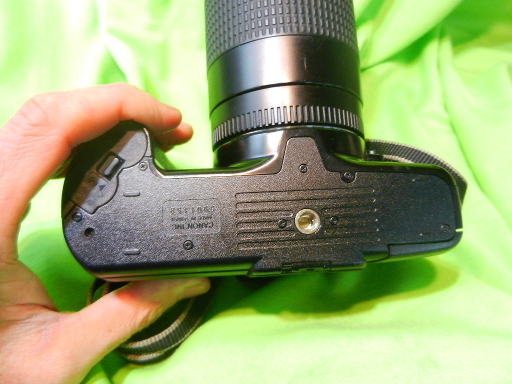w240202-007A4 Canon EOS kiss 一眼レフカメラ レンズ EF 75-300mm f4-5.6 II ジャンク フィルム未開封取説付 フジカラー SUPERIA X-TRA400_画像8