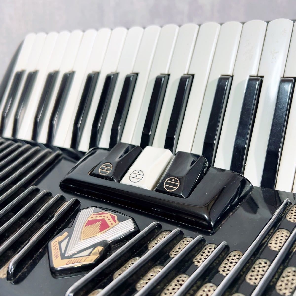 [ masterpiece ]SCANDALLI accordion 41 keyboard case attaching . Italy made 