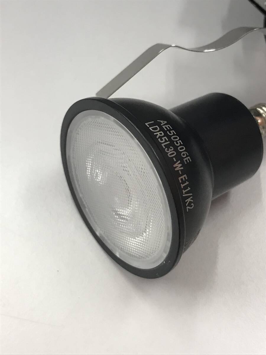 KOIZUMI コイズミ照明 LEDユニバーサルダウンライト AD92101L 開口〇75mm 21年製 LEDランプ(AE50506E)電球色付 ブラック の画像6