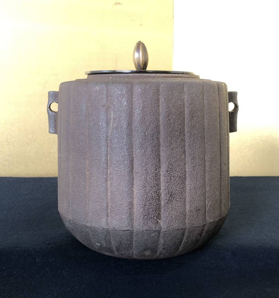 《R》茶道具 菊割釜 【釜師/佐藤清光作】共箱　（240212こ2）