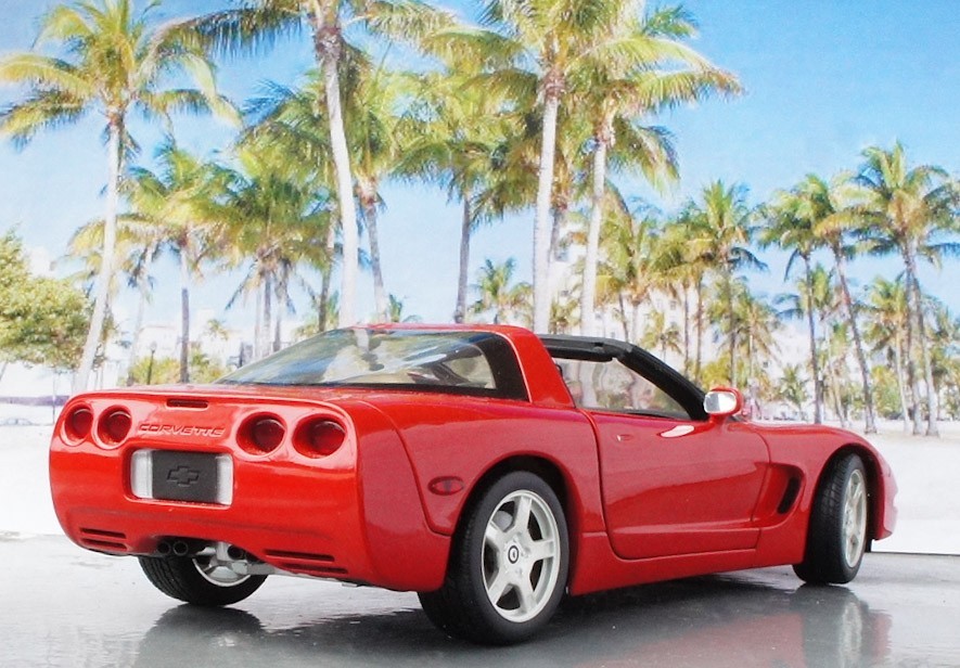 UT 1/18 1998 シボレー コルベット タルガトップ C5 5代目 前期型 赤 Chevrolet Chevy Corvette 現状品 送料無料_画像3