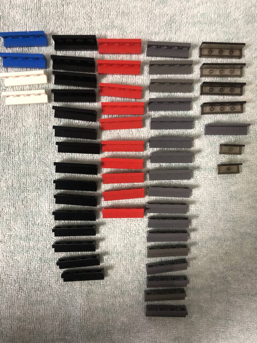大量　ジャンク　部品　レゴ　LEGO　白　黒　赤　青　灰色　柵　ガード　53個　　　　　　　　　　　　　　　057－00450－731_画像6