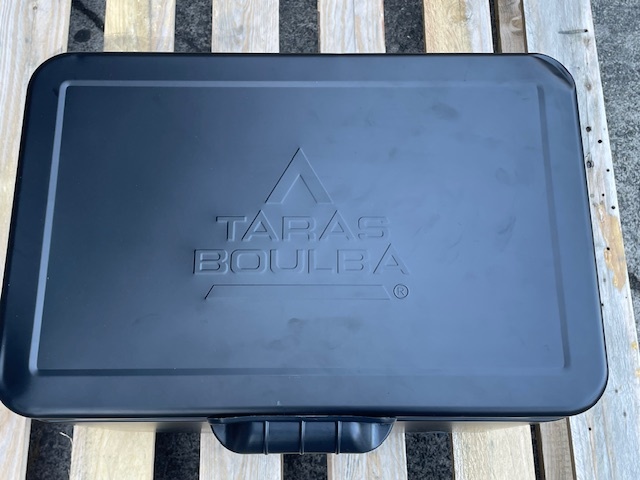 タラスブルバ・スチールクーラーBOX　ブラック Mサイズ（29リッター）B品を100円スタート！_画像4