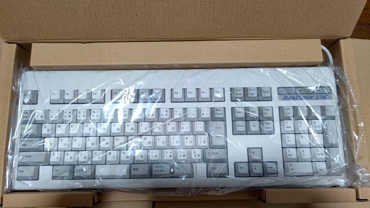 【新品・未使用】東プレ LA0100 REALFORCE106　（リアルフォース）　PS/2接続　_画像1