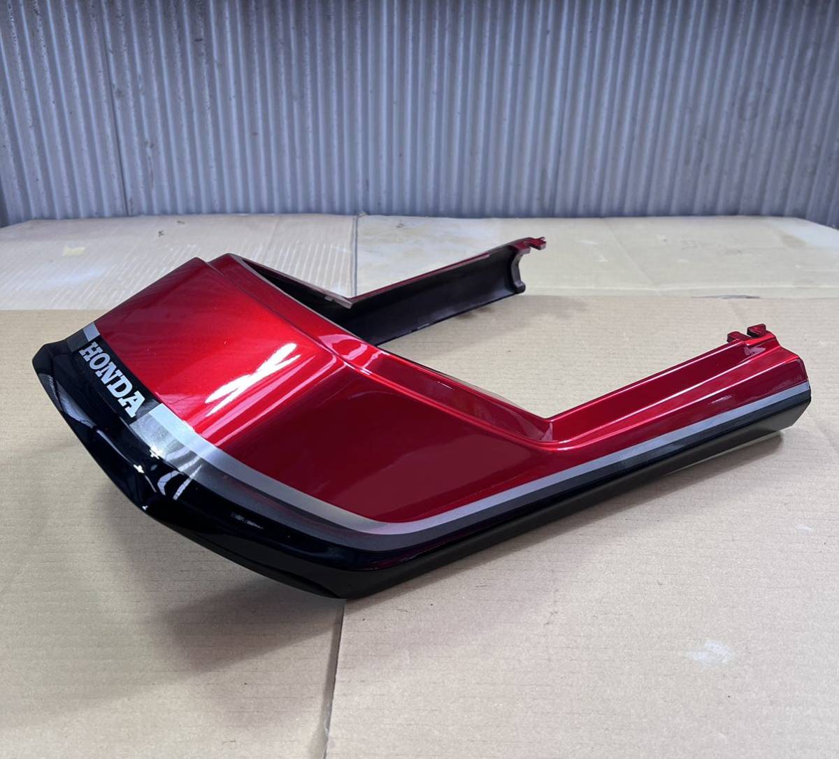 Yahoo!オークション - CBX400F 2型 純正テールカウル 黒赤純正カラー Yahoo!オークション - CBX400F 2型 純正テールカウル 黒赤純正カラー