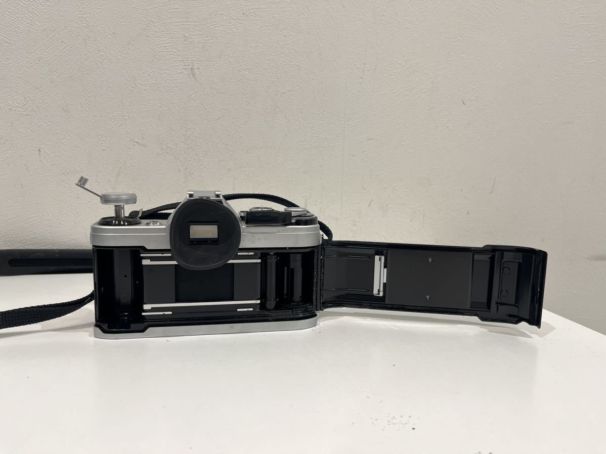 ☆【おまとめ 3点】フィルムカメラ 一眼レフ Canon AE-1 yashica flex フラッシュ SPEEDLITE 155A ボディブラック 等 ジャンク品_画像5