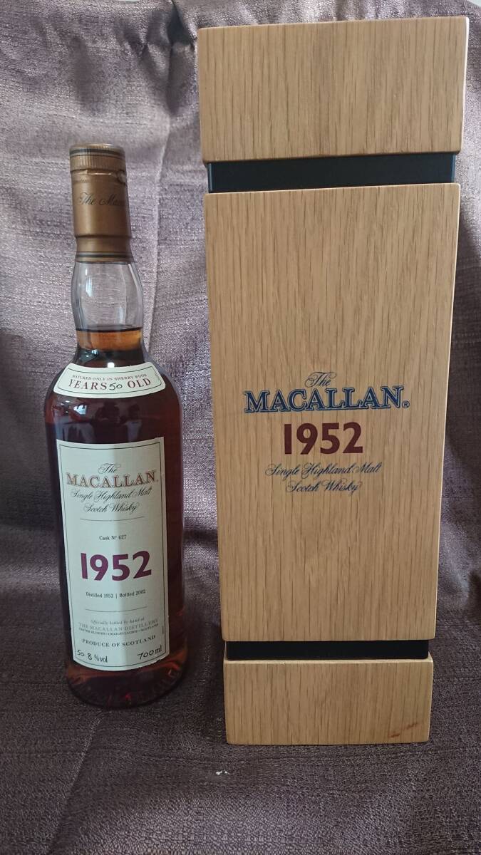 マッカラン 1952 50年 The MACALLAN 未開栓 箱付きの画像1