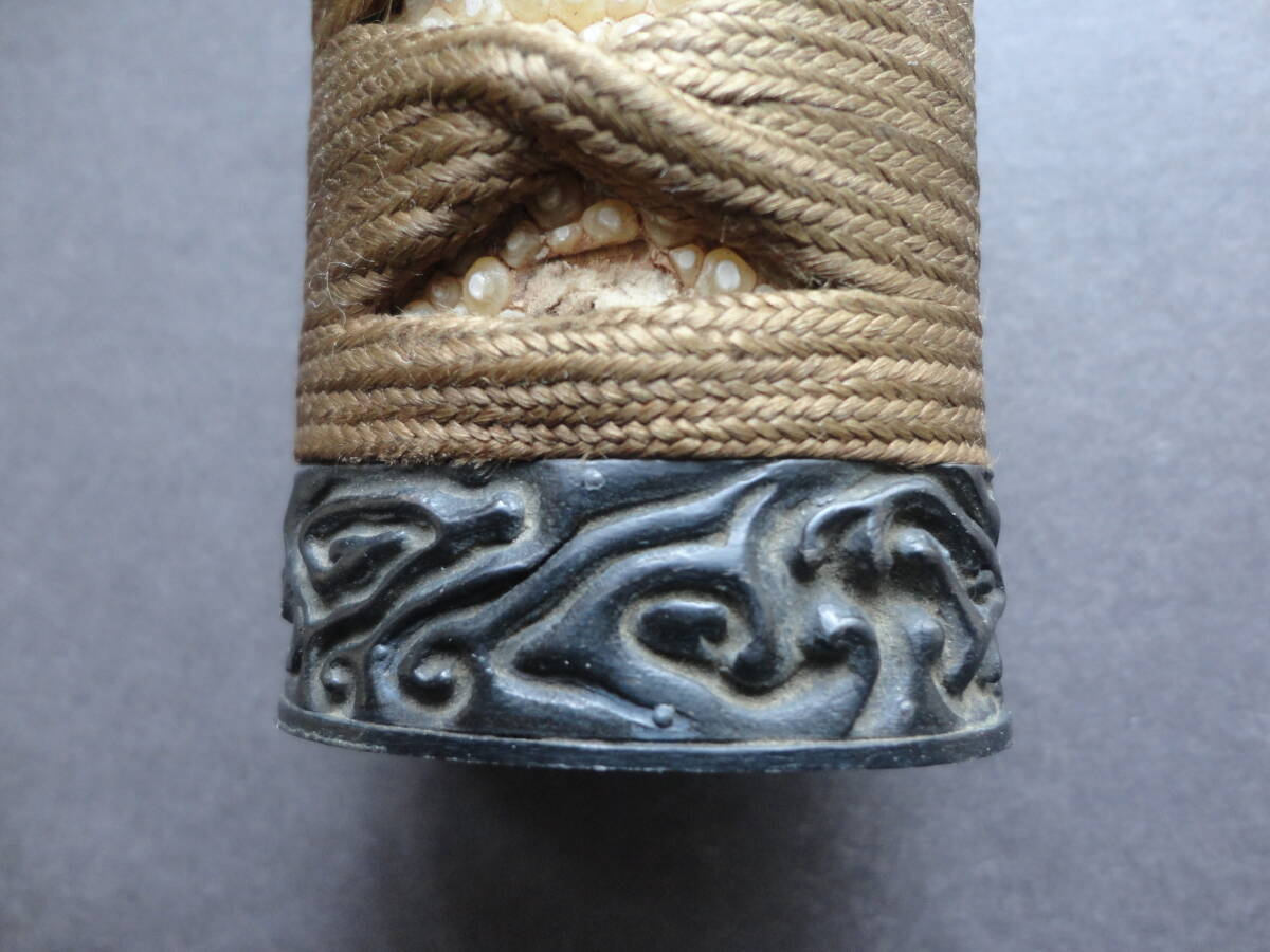 旧家蔵出し品：日本刀の柄　渦模様　兜金象嵌目貫　江戸時代_画像2