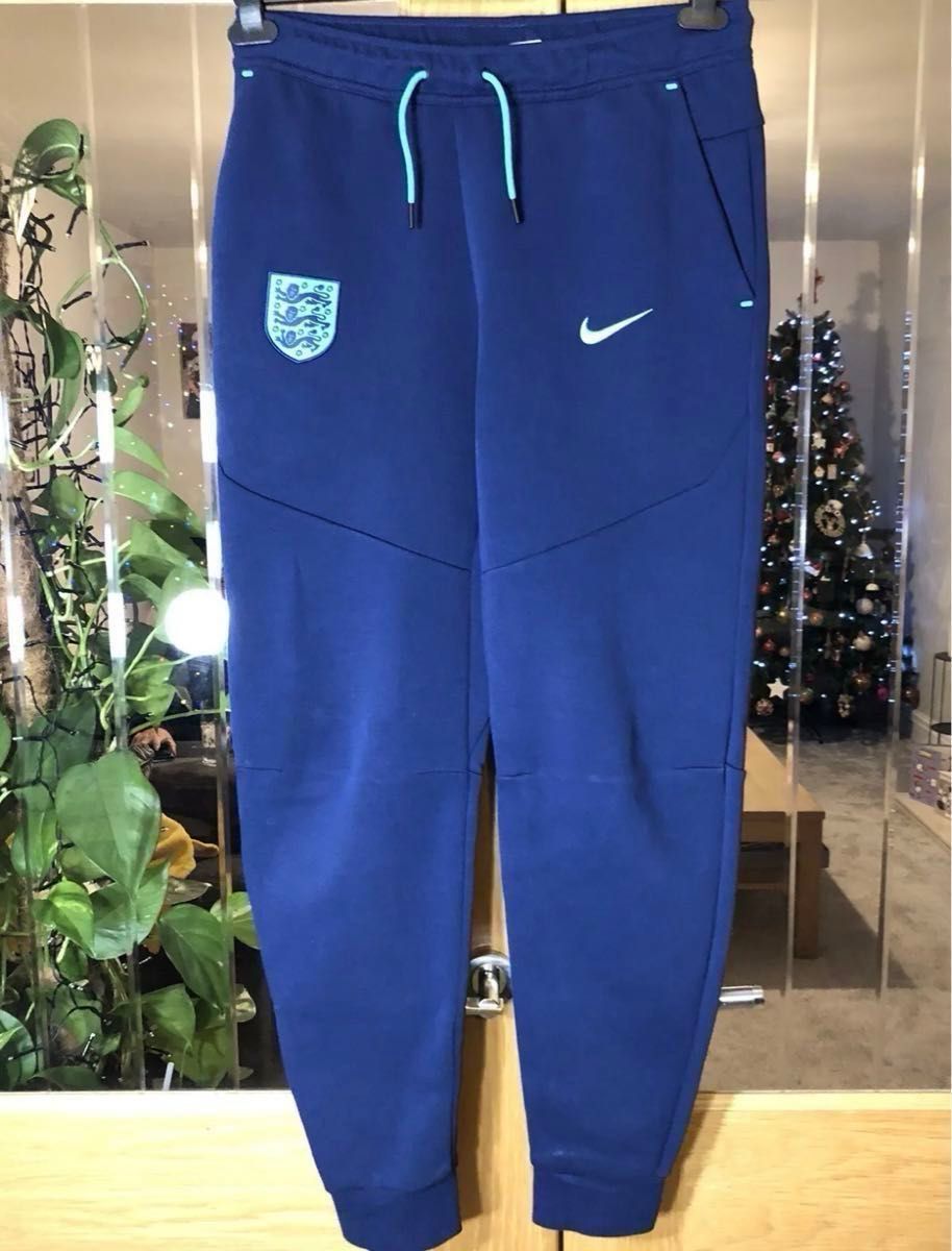 NIKE ナイキ イングランド代表 イングランド テックフリース NIKE ナイキ イングランド代表 イングランド テックフリース