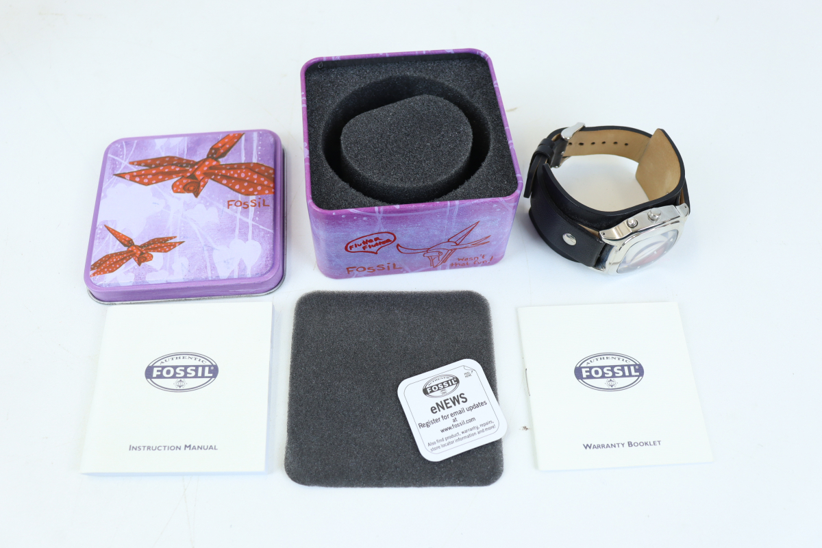 FOSSIL フォッシル 腕時計 革ベルト ファッション コレクション 小物 ケース付き シルバーカラー ブラック 赤文字盤 003IDGIB68_画像3