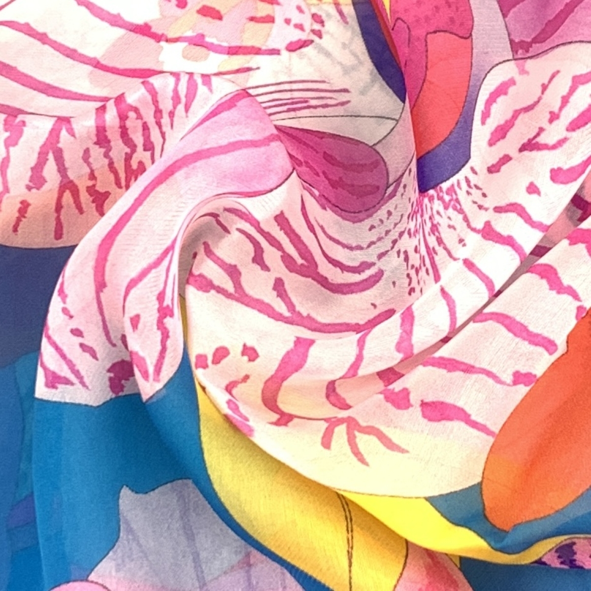 良好◆LEONARD レオナール ストール◆ ブルー×ピンク シルク100% 花柄 レディース イタリア製 襟巻 服飾小物_画像4