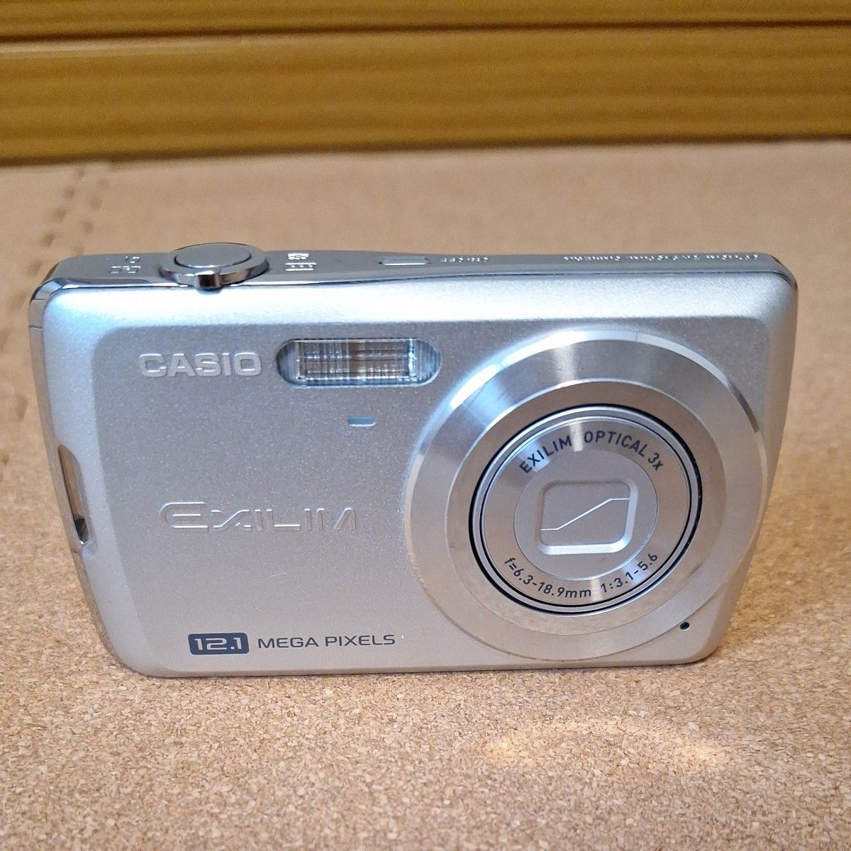 CASIO EXILIM コンパクトデジタルカメラ EX-Z35