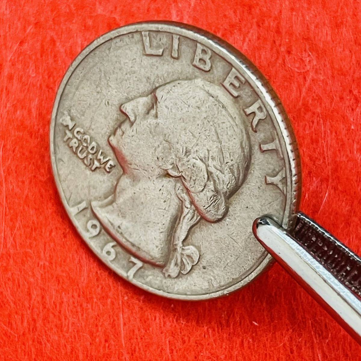 アメリカ　硬貨　ジョージ・ワシントン　1967年　リバティ　立つ鷲　ドル　記念幣　コイン　古銭　重さ5.61g_画像4
