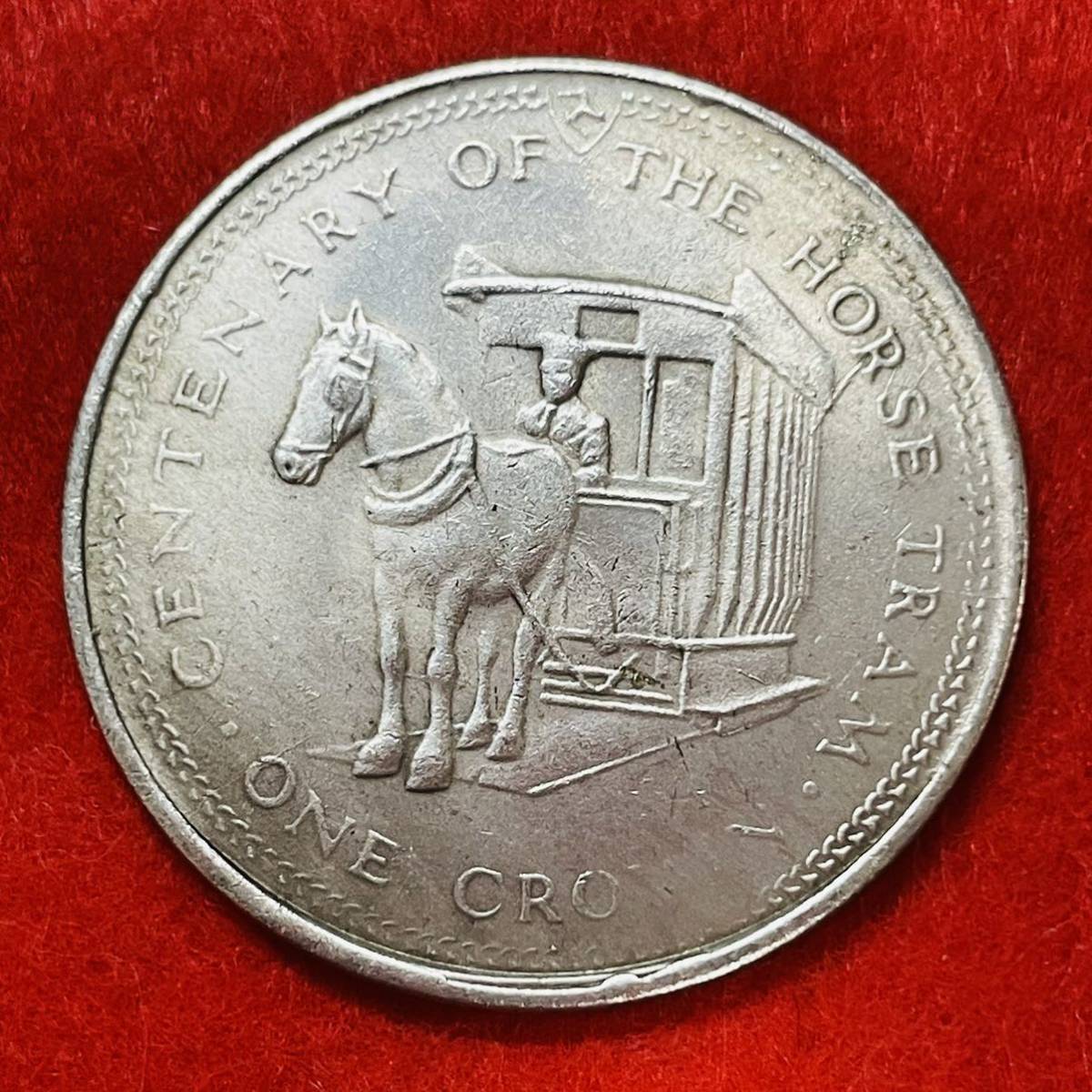 イギルス　硬貨　王室属領　1976年　マン島　エリザベス 2 世　馬車鉄道 100 周年記念　三脚巴紋　記念幣　コイン　古銭　重さ20.42g_画像2