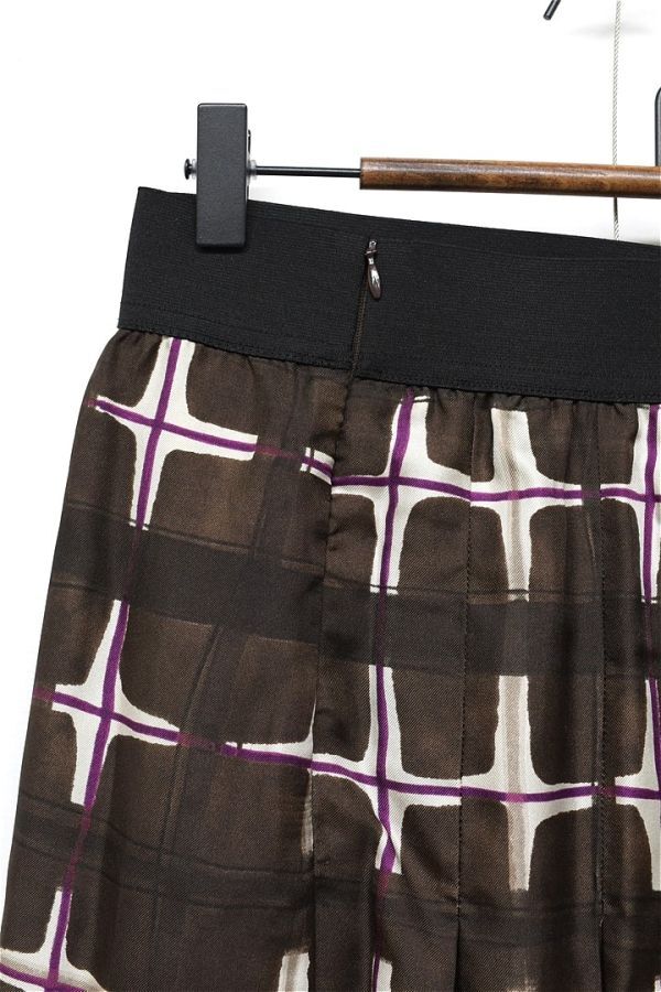 HGC-D378/ beautiful goods salvatore ferragamo knee height skirt total silk pleat check total pattern waist rubber 46 XL Brown 