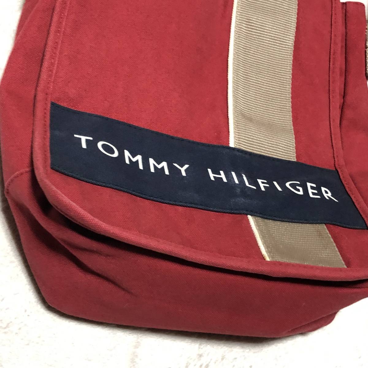 TOMMY HILFIGER トミーヒルフィガー 人気の赤ロゴカラー メッセンジャーバッグ ショルダーバッグ 赤×ネイビー 肩掛け_画像5