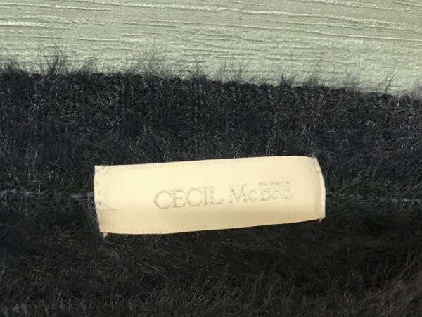 CECIL McBEE セシルマクビー レディース ファーシャギー切替 ニットプルオーバーカットソー M ネイビー_画像2