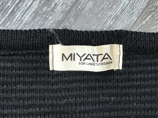 MIYATA メンズ ストライプ ニットセーター 黒グレー_画像2
