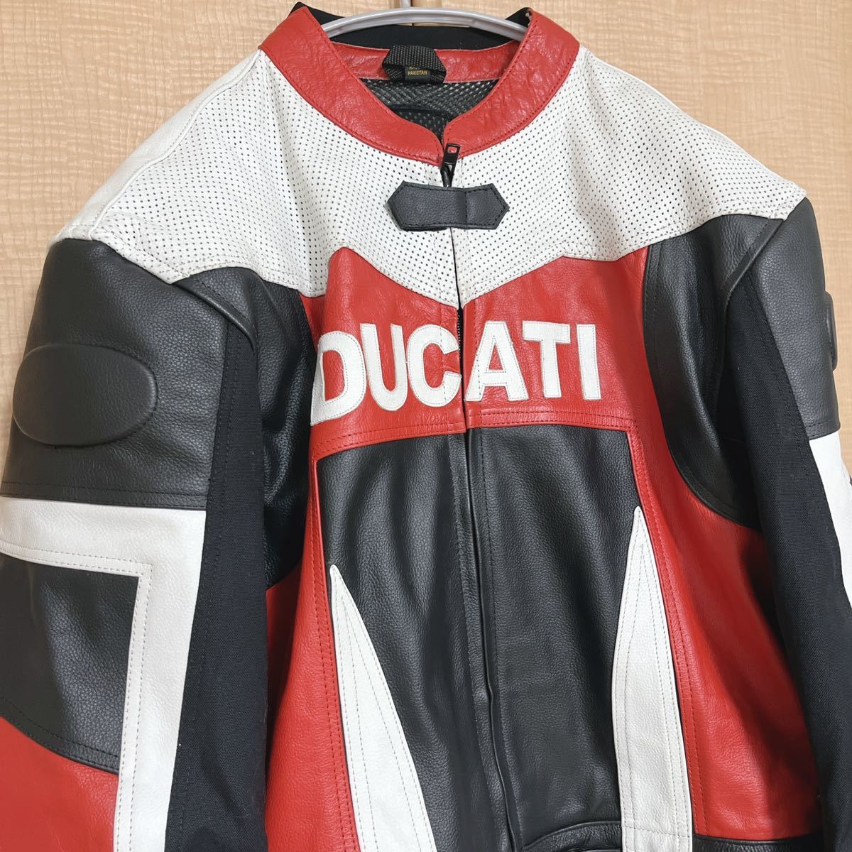 状態良 DUCATI ドゥカティ レザー レーシングスーツ 革ツナギ セットアップ ジャケット パンツ プロテクター 4XL Schoeller シェラー社_画像4