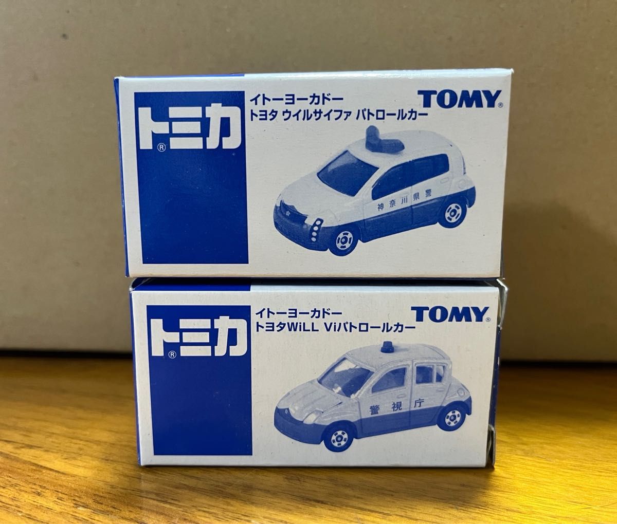 トミカ  トヨタ  ウィルサイファ・WILL  Vi  パトロールカー  イトーヨーカドー