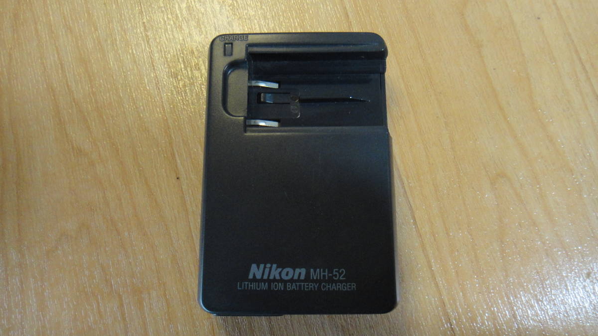 Nikon ニコン　MH-52 LITHIUM ION BATTERY CHARGER バッテリーチャージャー 充電器_画像1