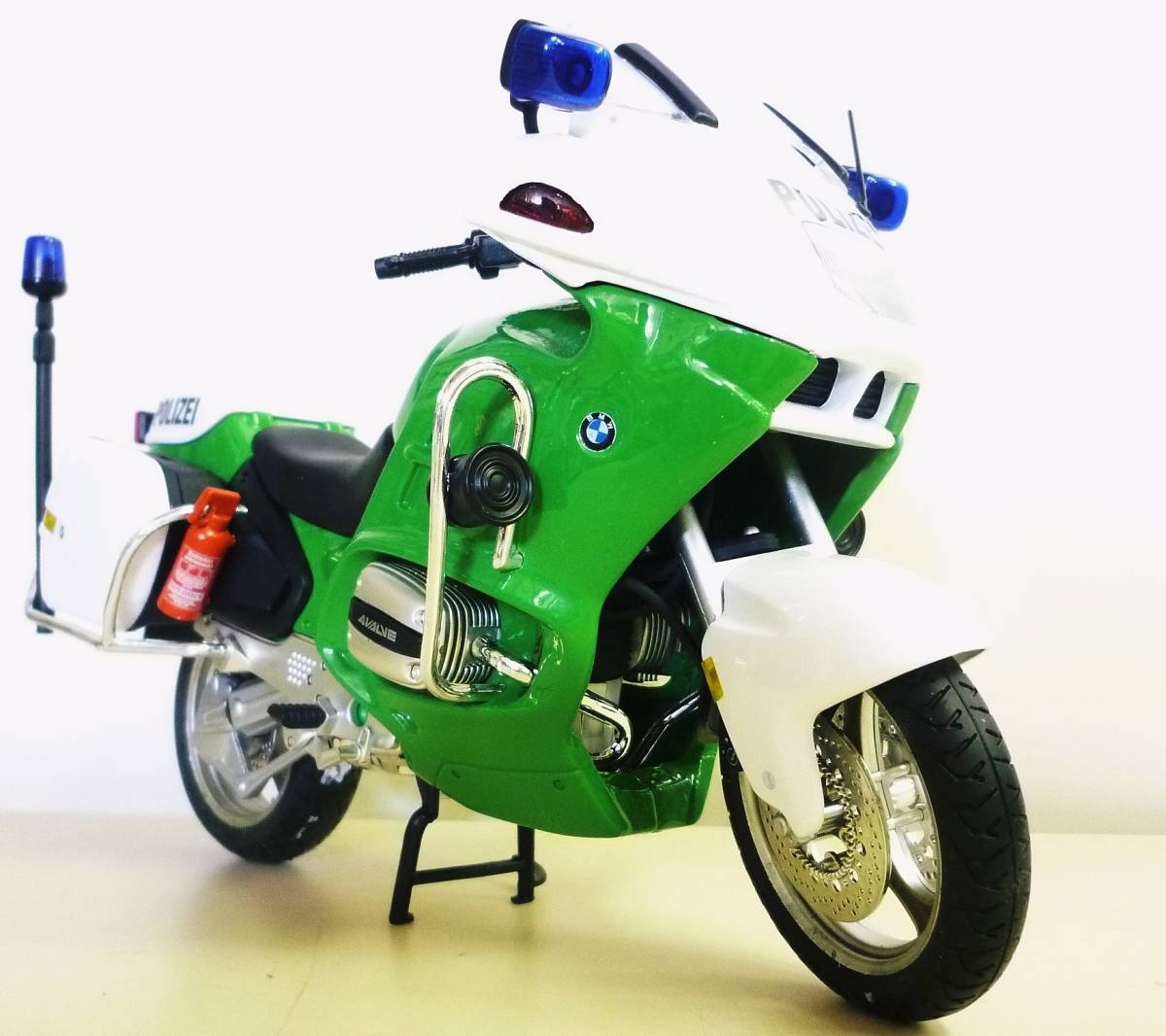 ギロイ 1/10 BMW R1100 RT POLIZEI 水平対向 シャフトドライブ 警察 ポリス BMWライセンス製品 Guiloy ビッグスケール メタルダイキャスト_画像1