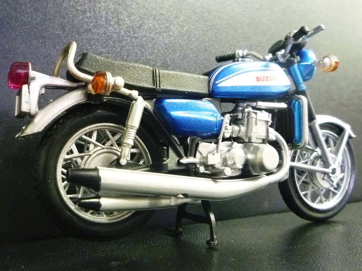 1/24　スズキ GT750 ジャッカルブルー　スズキ　GT　750　並列3気筒水冷　バッファロー　水牛　1971_画像5