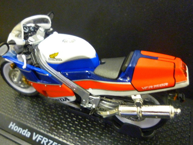 ☆希少出品 1/24 ホンダ  RC30  VFR750R HONDA RC 30  VFR  750R トリコロールカラー 1987 の画像8