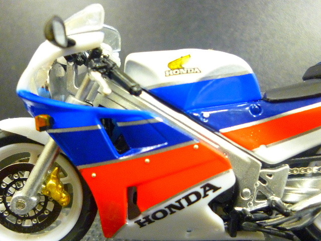 ☆希少出品 1/24 ホンダ  RC30  VFR750R HONDA RC 30  VFR  750R トリコロールカラー 1987 の画像6