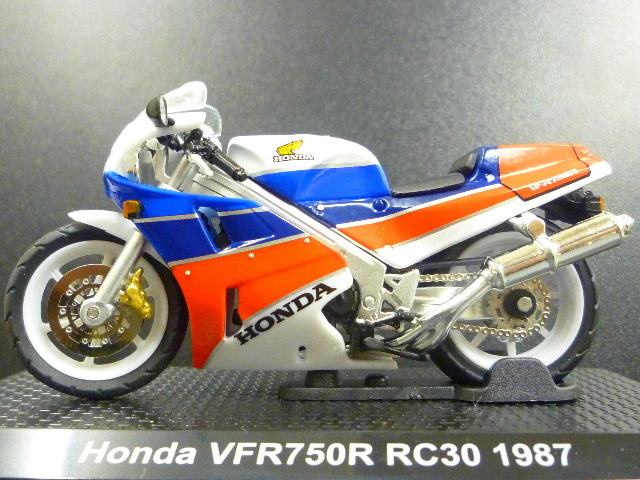 ☆希少出品 1/24 ホンダ  RC30  VFR750R HONDA RC 30  VFR  750R トリコロールカラー 1987 の画像2