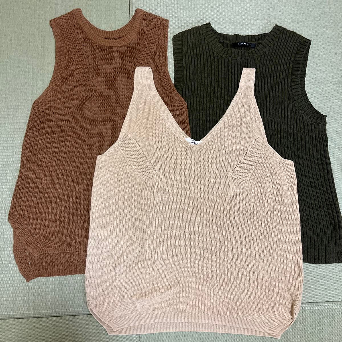 秋　冬　ベスト　セーター　３着セット 重ね着　新品と数回着用品