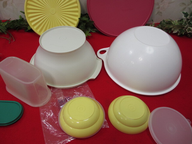 10GY5474Tupperware タッパーウェア　フタ付きボール・フラワーボール 5個セット　保存容器_画像3