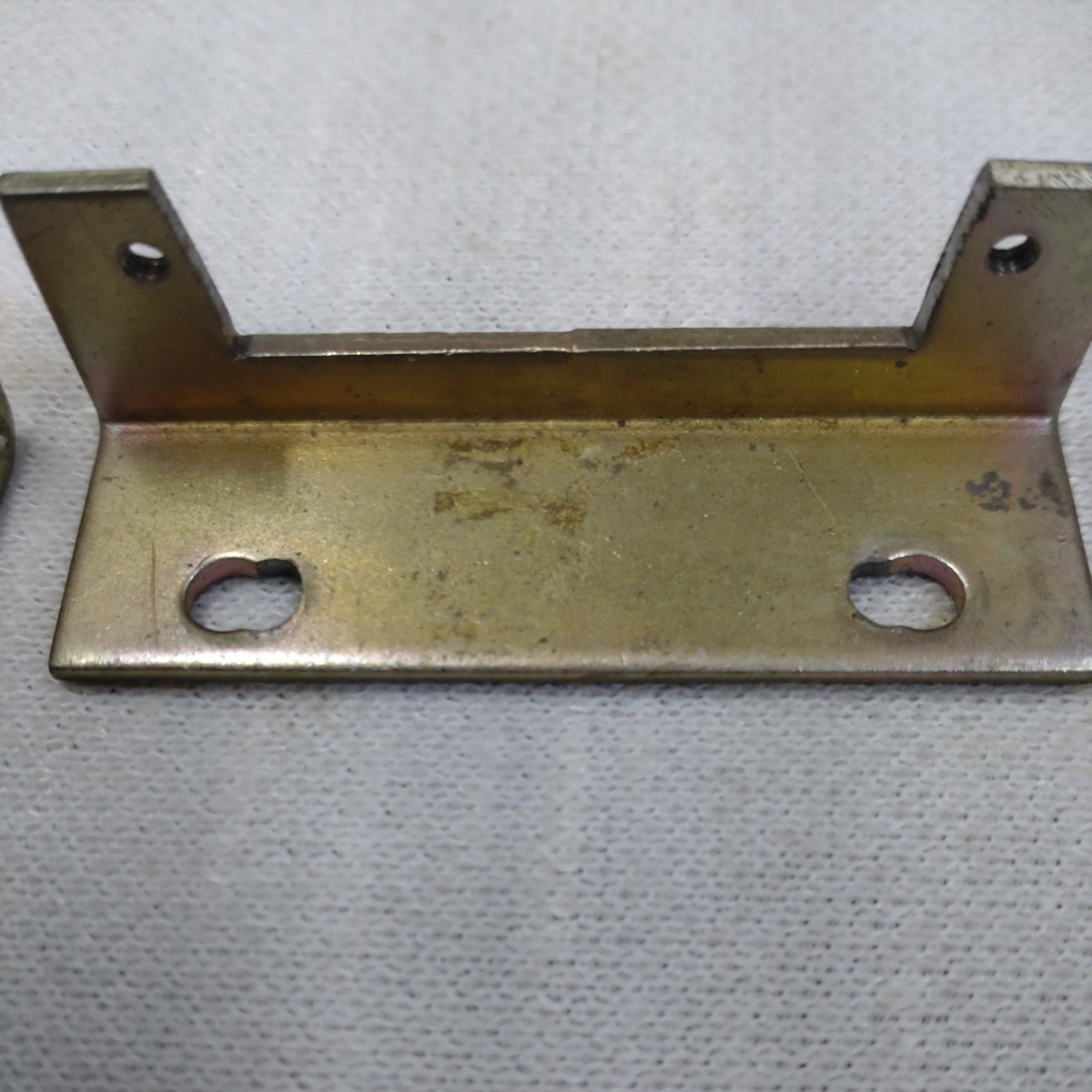 Dsub25pコネクタ取付用　 鉄製-Ｌ型取付板-（1）（2）（3）と アルミ製-Ｌ型取付板-（4）中古品　4個_画像3