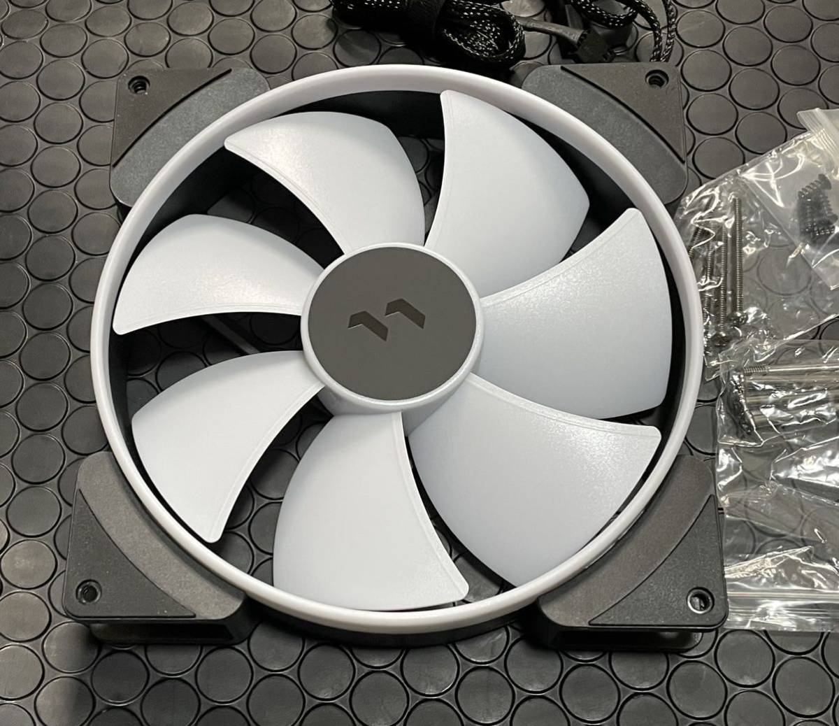 Fractal Design Prisma AL-18 ARGB PWM PC кейс вентилятор 18cm ARGB соответствует FD-FAN-PRI-AL18-PWM FN1369