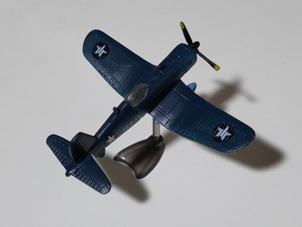 【美品】チョコエッグ 戦闘機シリーズ 第3弾 F4U-1D コルセア (彩色違い) 解説書付き フィギュアの画像3