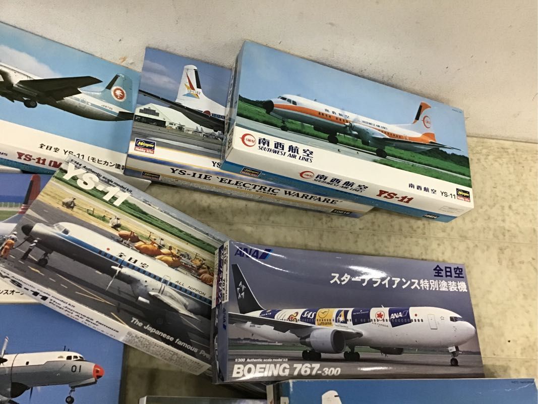 1円〜 同梱不可 ジャンク 1/144等 日本エアコミューター YS-11、南西航空 YS-11 他_画像2