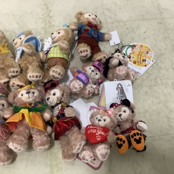 ダッフィー シェリーメイ ぬいぐるみバッジ ディズニーイースター 2019