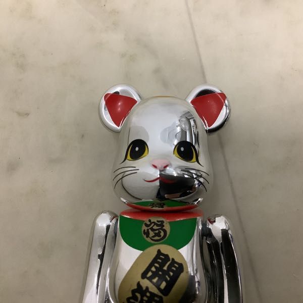 1円〜 箱無 メディコム・トイ BE@RBRICK ベアブリック 100% 招き猫 銀メッキ_画像3