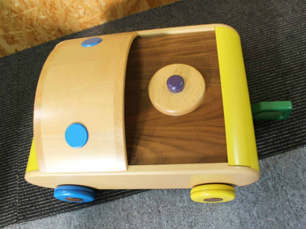  that 6 small .. toy tree. car Kids Arena wooden toy pushed . car wooden . hand . kind simple . toy clattering ... pushed .....