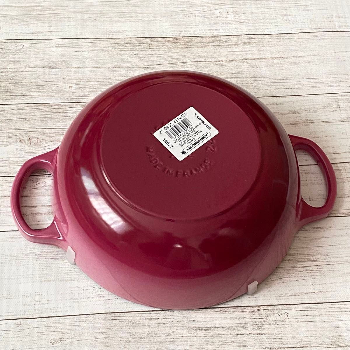 新品】ルクルーゼ シグニチャーマルミットグルメ 22 ベリー 新品】ルクルーゼ シグニチャーマルミットグルメ 22 ベリー