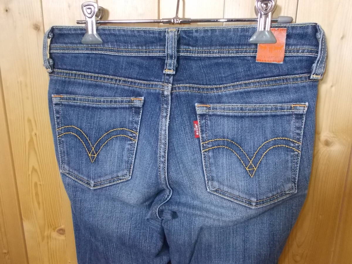 a18◆Levis LADY STYLE ジーンズ◆w27 TA528-0002 ストレッチ素材 リーバイス デニム ライトブルー色 綿ポリウレタン混紡 6B_画像3