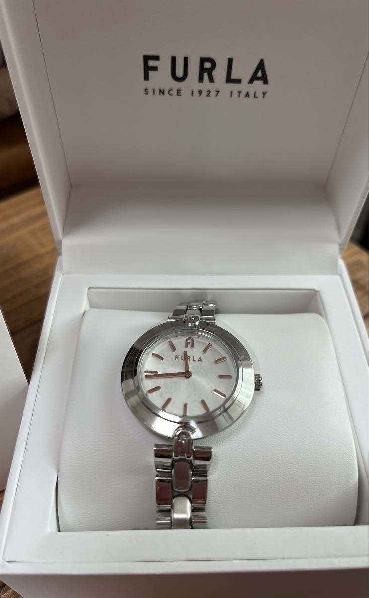 正規品　フルラ　FURLA レディース　腕時計　WW00002005L1 2回使用