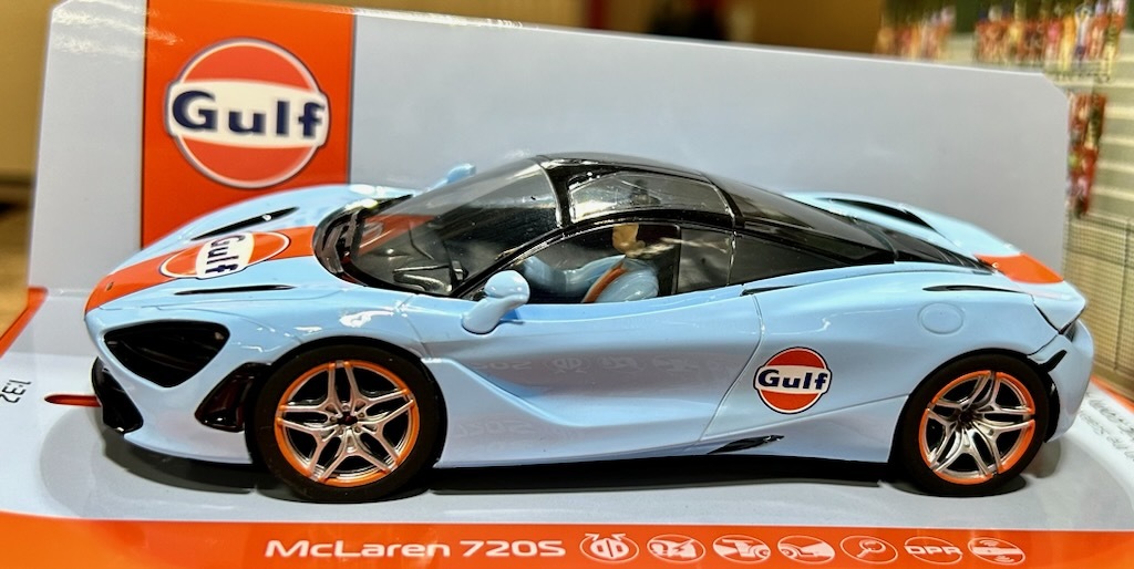 1/32 SCALEXTRIC C4394 McLaren 720S - Gulf Edition スロットカー_画像3