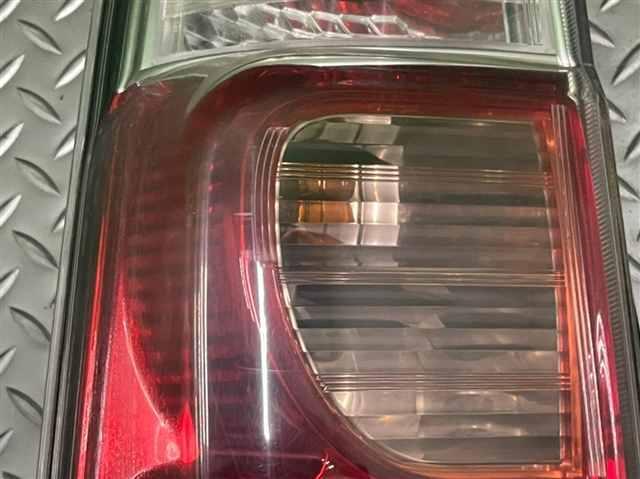 トヨタ パッソ QNC10 テールランプ 左 ライト 助手席側 81560-B1080_画像4