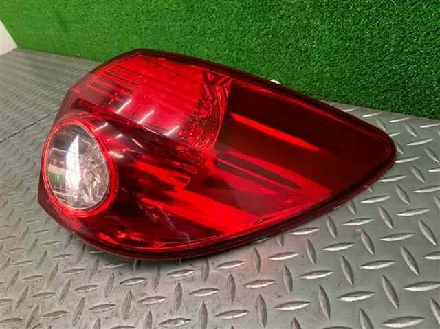  Nissan Wingroad -NY12 tail lamp right light driver`s seat side 