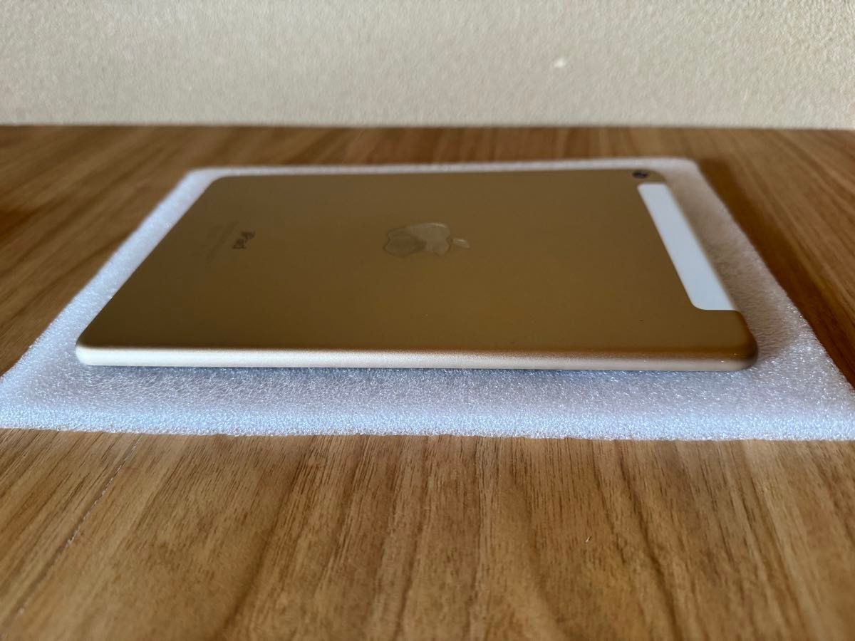 iPad Mini 4  Wi-Fi + Cellular SIMフリー 128GB ゴールド MK772J/A カバー付き