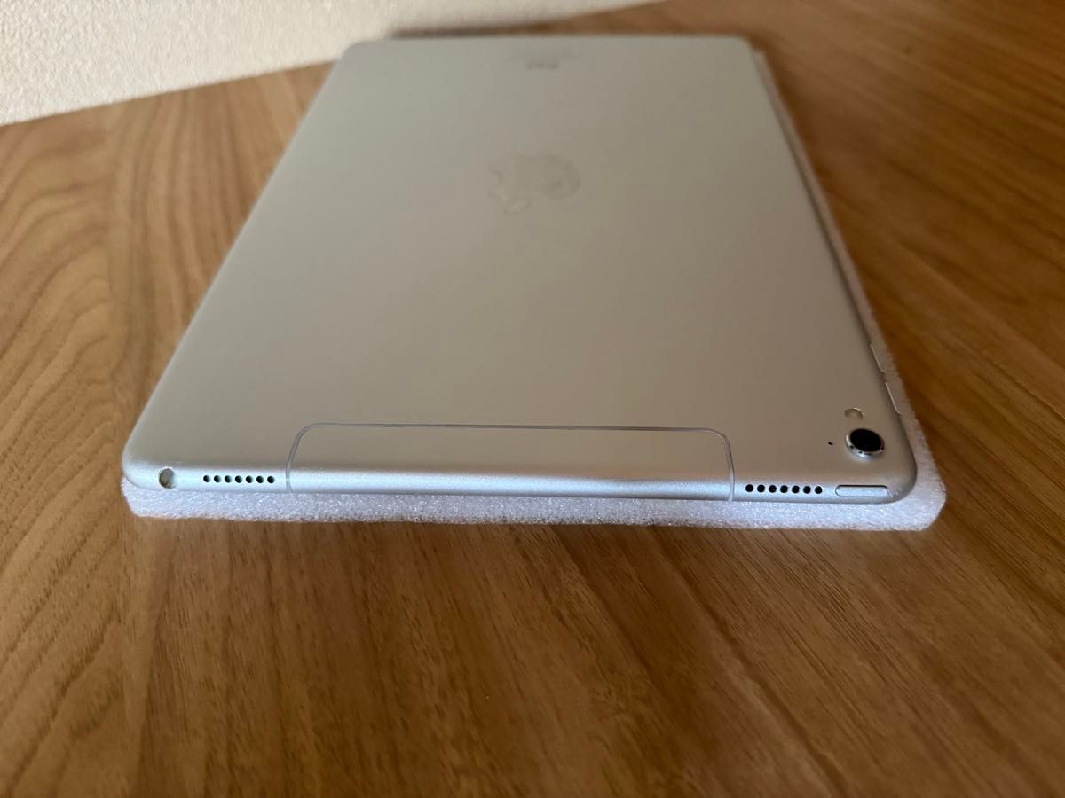 iPad Pro 9.7インチ Wi-Fi + Cellular 32GB シルバー MLPX2J/A  A1674 動作確認済